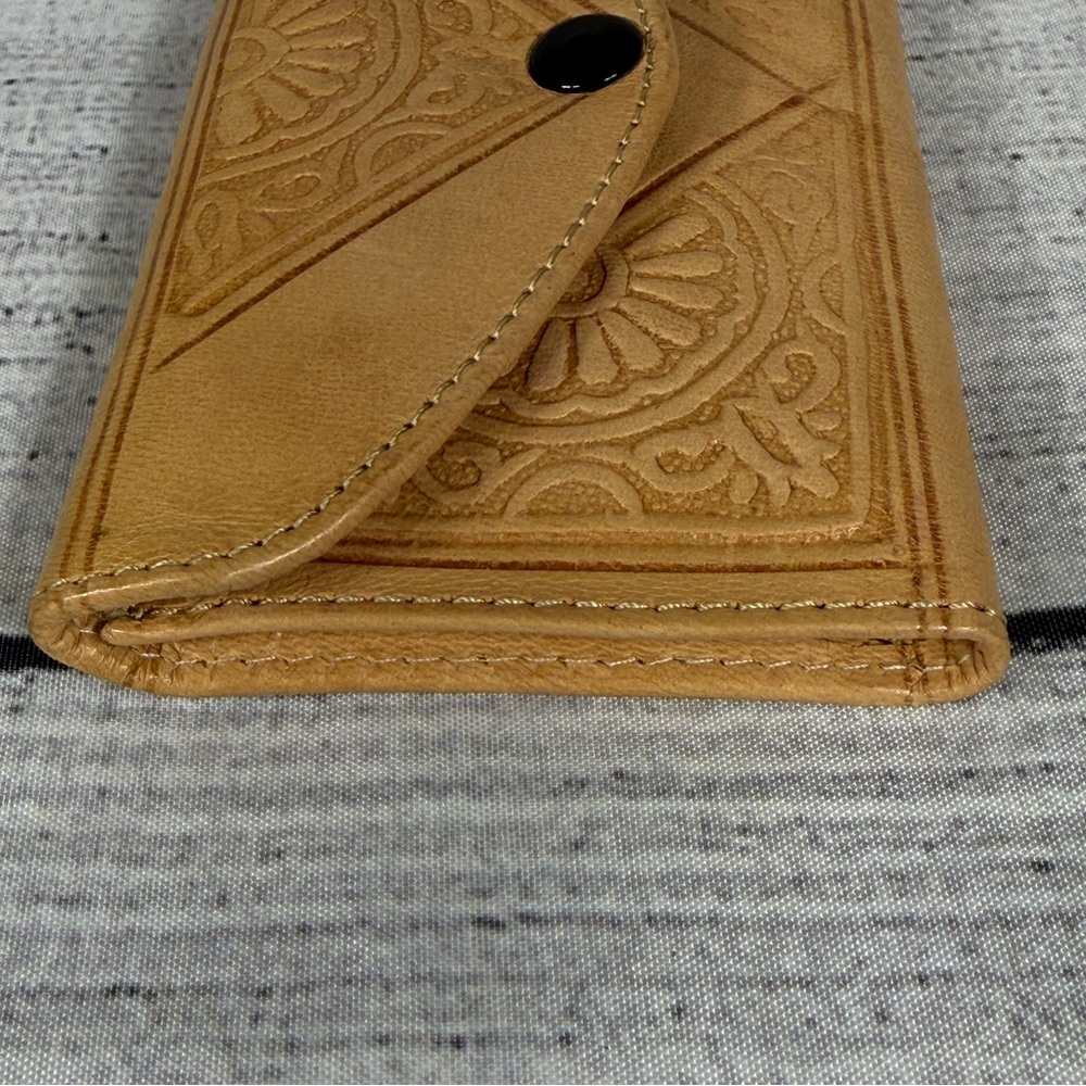 Tan Hand Tooled Embossed Leather Wallet - Unbranded - Picture 4 of 9
